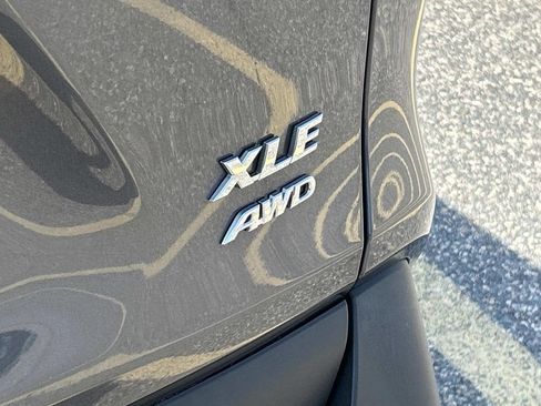 Used 2022 Toyota RAV4 XLE AWD/4WD image 13