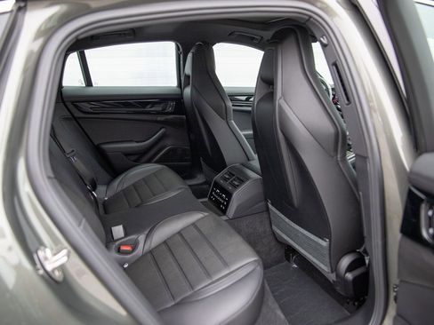 Certified 2024 Porsche Panamera 4 image 25