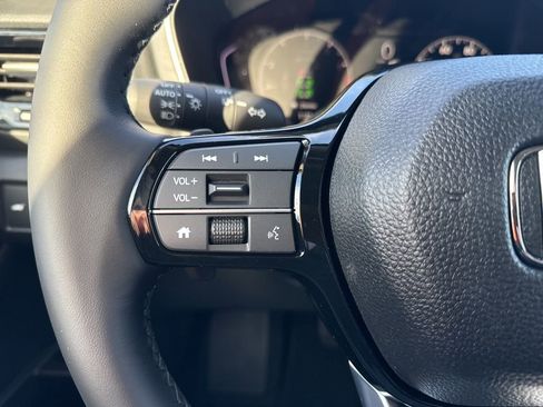 New 2025 Honda Pilot Touring image 25