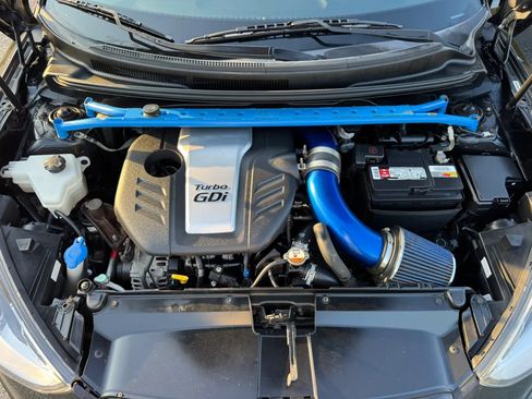 Used 2015 Hyundai Veloster Turbo w/ Option Group 04 FWD image 25