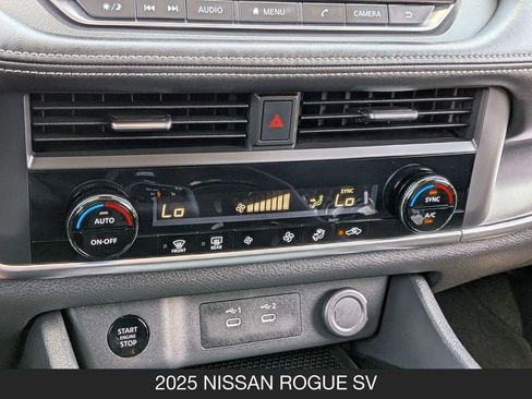 Used 2025 Nissan Rogue SV FWD image 22