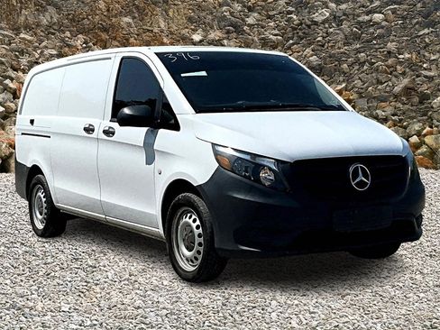 Used 2018 Mercedes-Benz Metris image 10