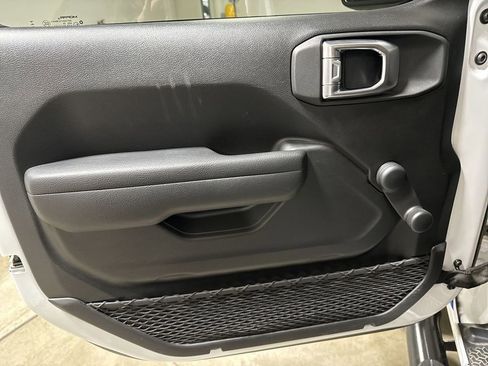 Used 2023 Jeep Gladiator Sport image 20