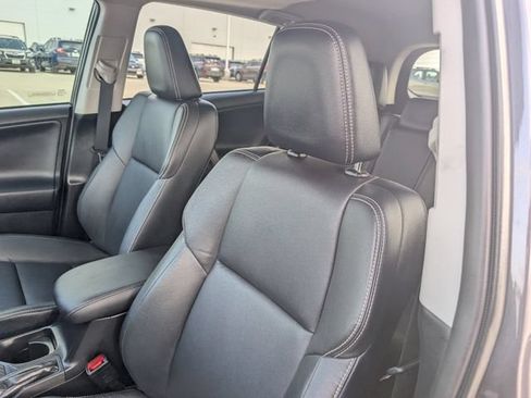 Used 2015 Toyota RAV4 Limited w/ Technology Package FWD image 10