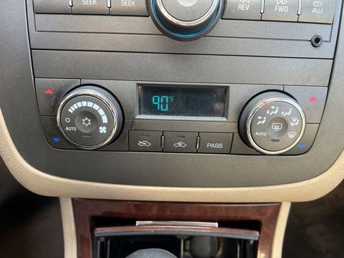 Used 2007 Buick Lucerne CXL image 22