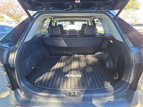 Used 2019 Toyota RAV4 Adventure image 12