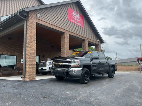Used 2018 Chevrolet Silverado 1500 LT w/ All Star Edition AWD/4WD image 30