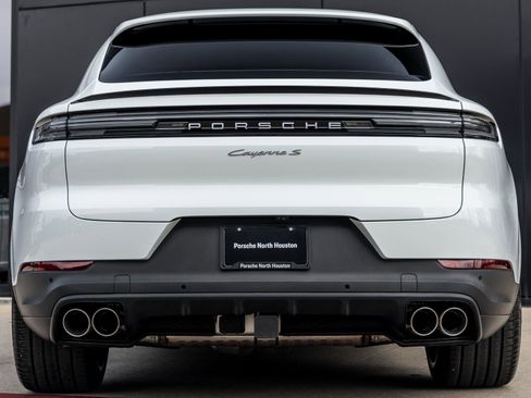 New 2026 Porsche Cayenne S image 10