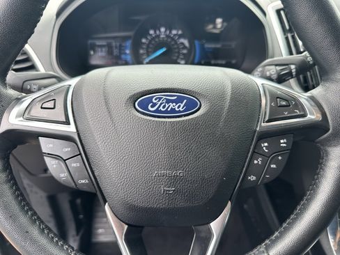 Used 2022 Ford Edge Titanium image 21