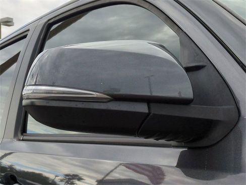 Used 2022 Toyota Tacoma SR5 image 12