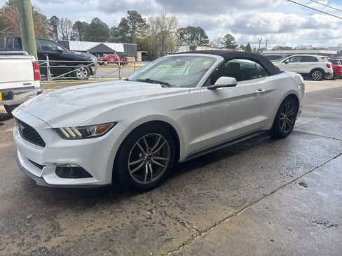 Used 2015 Ford Mustang Premium image 2