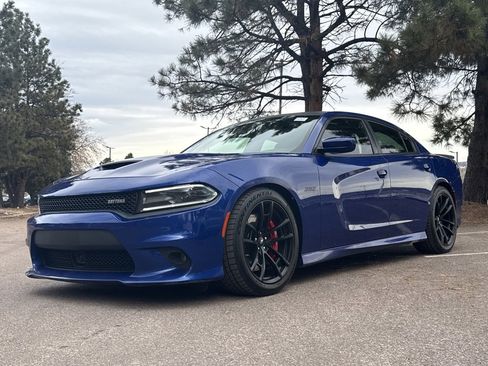 Used 2018 Dodge Charger R/T image 3
