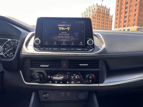 Certified 2025 Nissan Rogue SV image 23