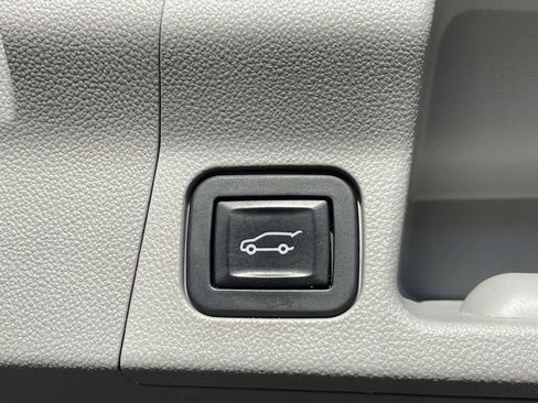 Used 2017 GMC Acadia SLT image 18