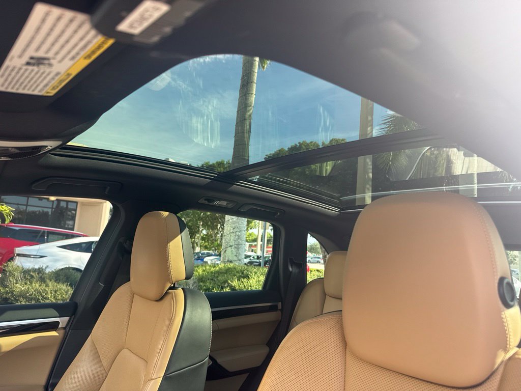 Used 2016 Porsche Cayenne Diesel AWD/4WD image 13