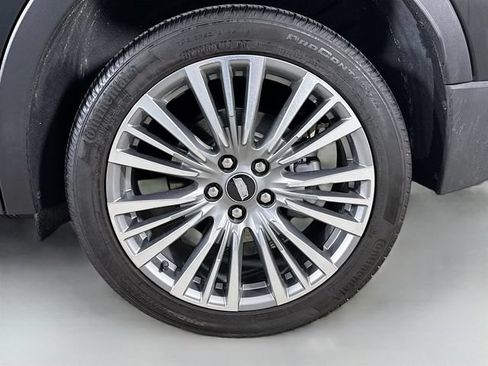 Used 2025 Cadillac XT4 Premium Luxury w/ Cold Weather Package FWD image 31