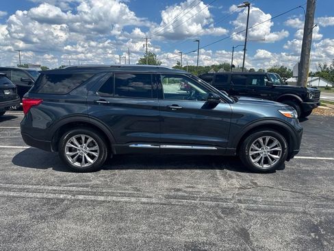 Used 2023 Ford Explorer Limited w/ Equipment Group 301A AWD/4WD image 2