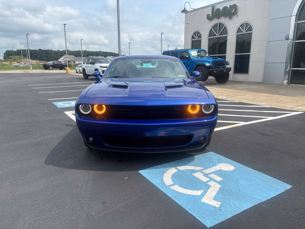 Used 2018 Dodge Challenger R/T w/ Blacktop Package RWD image 4