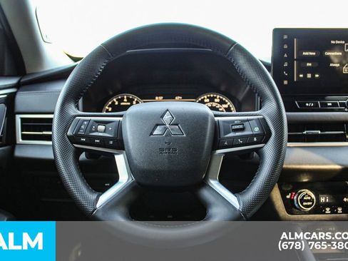 Used 2025 Mitsubishi Outlander SE FWD image 28