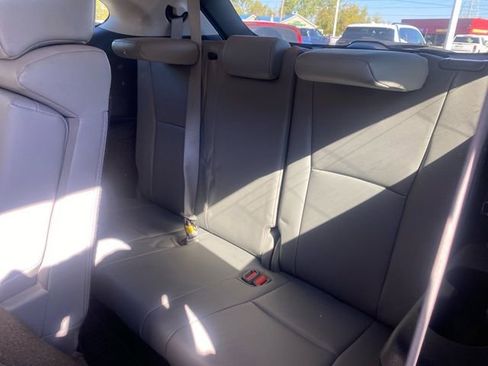 Used 2020 Toyota Highlander XLE image 26