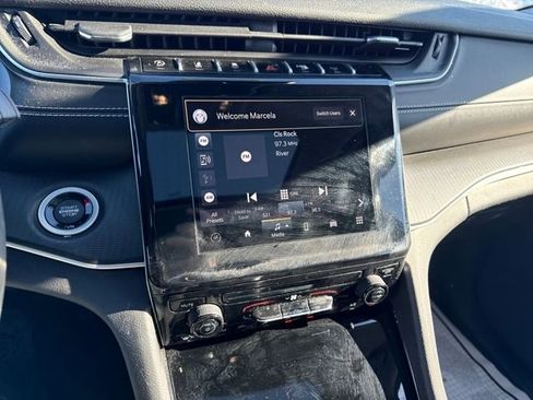 Used 2023 Jeep Grand Cherokee Laredo image 18