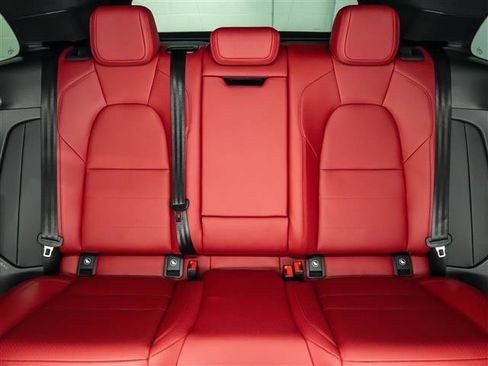 Used 2025 Porsche Macan Electric image 30