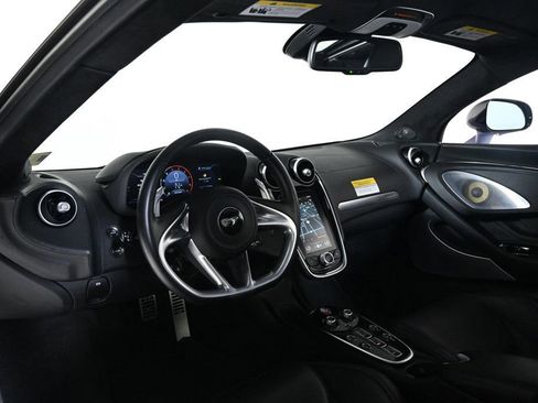 Used 2023 McLaren GT image 9