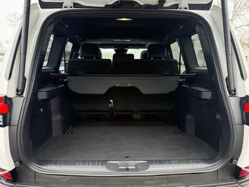 Used 2024 Lexus GX 550 image 12