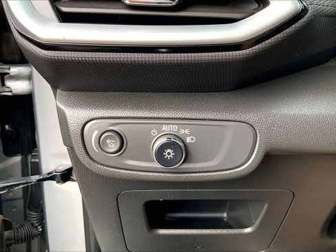 Used 2023 Chevrolet TrailBlazer LS image 29