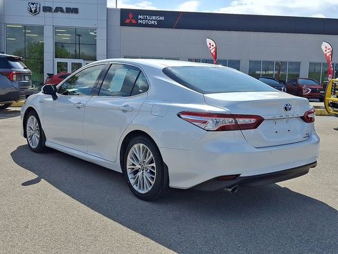 Used 2018 Toyota Camry XLE image 4