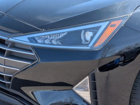 Used 2020 Hyundai Elantra SE w/ Convenience Package (C2) FWD image 9
