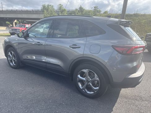 Used 2025 Ford Escape ST-Line w/ Tech Pack #1 AWD/4WD image 6