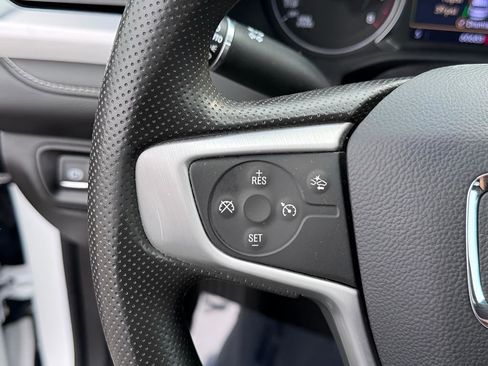 Used 2023 GMC Acadia SLE w/ Driver Convenience Package image 17