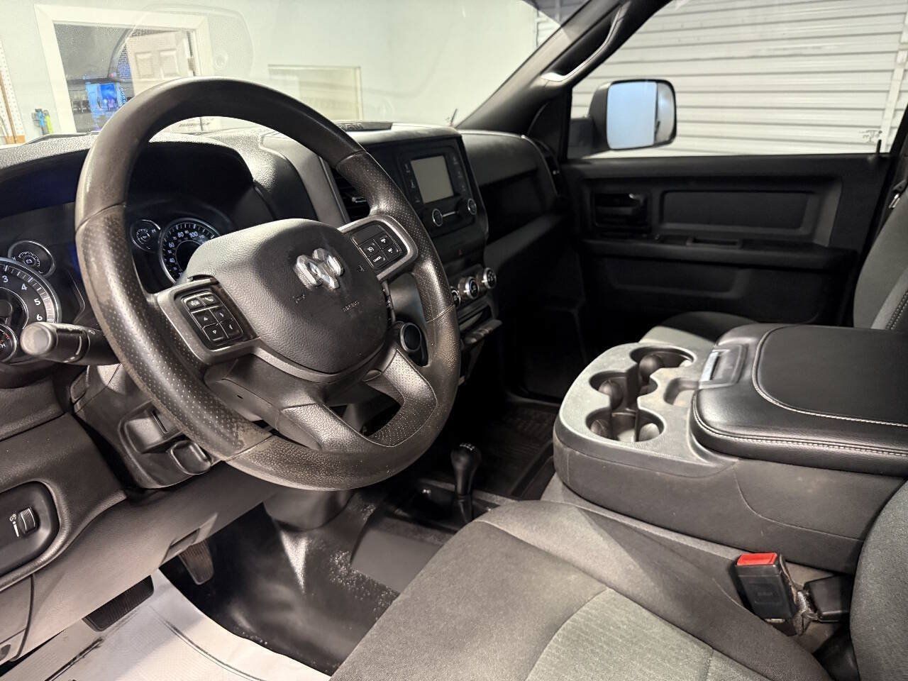 Used 2022 RAM 2500 Tradesman w/ Chrome Appearance Group AWD/4WD image 10