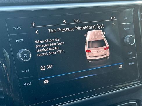 Used 2023 Volkswagen Atlas SE w/ Panoramic Sunroof Package image 22