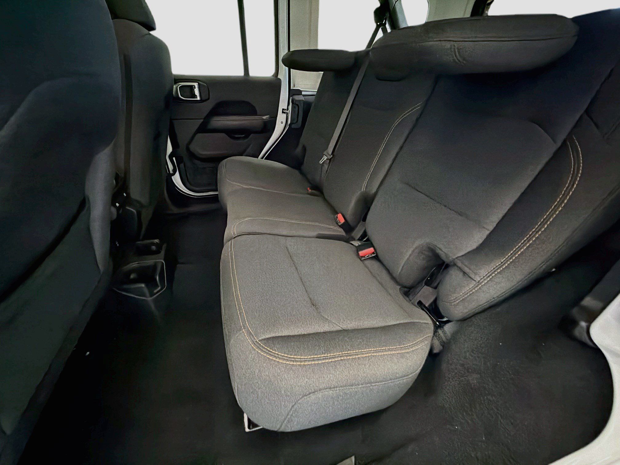 Used 2025 Jeep Wrangler Unlimited Sahara AWD/4WD image 13