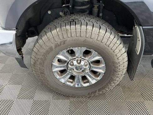 Used 2017 Ford F350 XLT w/ XLT Premium Package AWD/4WD image 7
