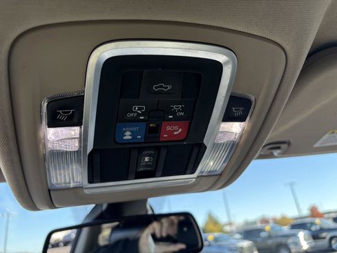 Used 2019 RAM 1500 Laramie image 16