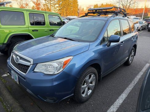 Used 2015 Subaru Forester 2.5i Premium w/ All-Weather Package image 2