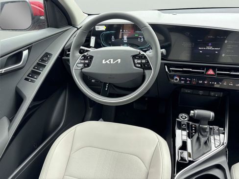 New 2026 Kia Niro EX FWD image 13