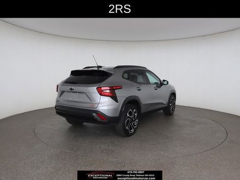 Used 2024 Chevrolet Trax RS w/ Driver Confidence Package FWD image 18