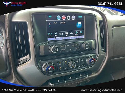 Used 2018 Chevrolet Silverado 1500 LT w/ Texas Edition AWD/4WD image 10