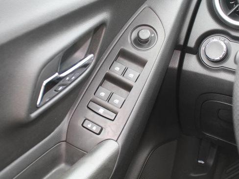 Used 2016 Chevrolet Trax LS FWD image 14