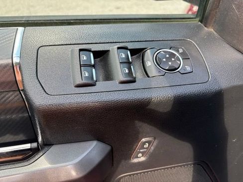 Used 2018 Ford F150 XLT w/ Equipment Group 302A Luxury AWD/4WD image 10