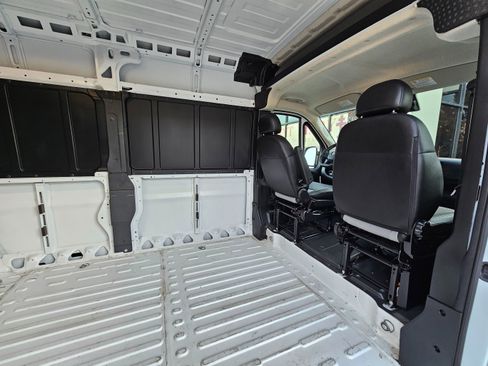 Used 2025 RAM ProMaster 2500 w/ Convenience Group image 21