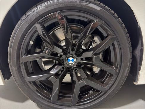Used 2026 BMW 330i Sedan w/ M Sport Package RWD image 3