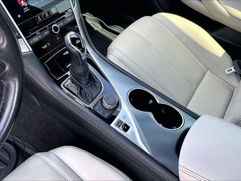 Used 2018 INFINITI Q60 3.0t Luxe RWD image 14