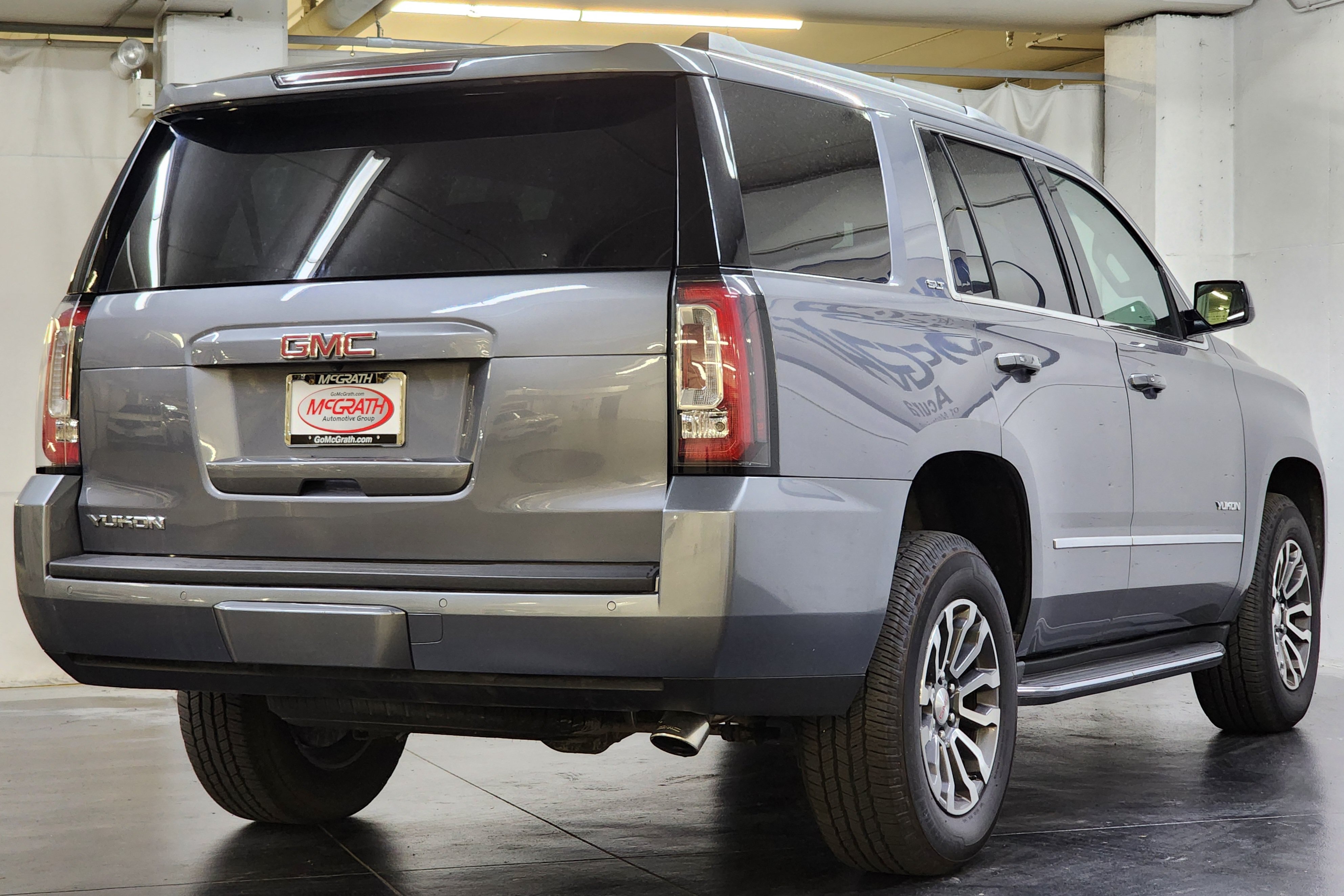 Used 2018 GMC Yukon SLT w/ Premium Edition AWD/4WD image 6
