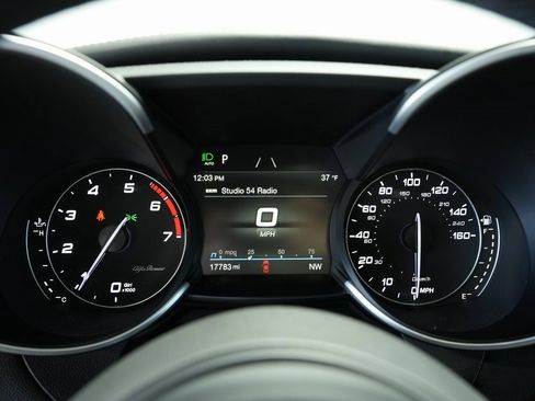 Used 2022 Alfa Romeo Giulia Veloce image 27