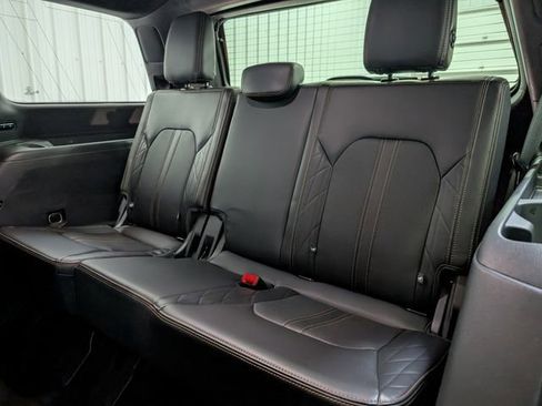 Used 2023 Ford Expedition Platinum AWD/4WD image 11
